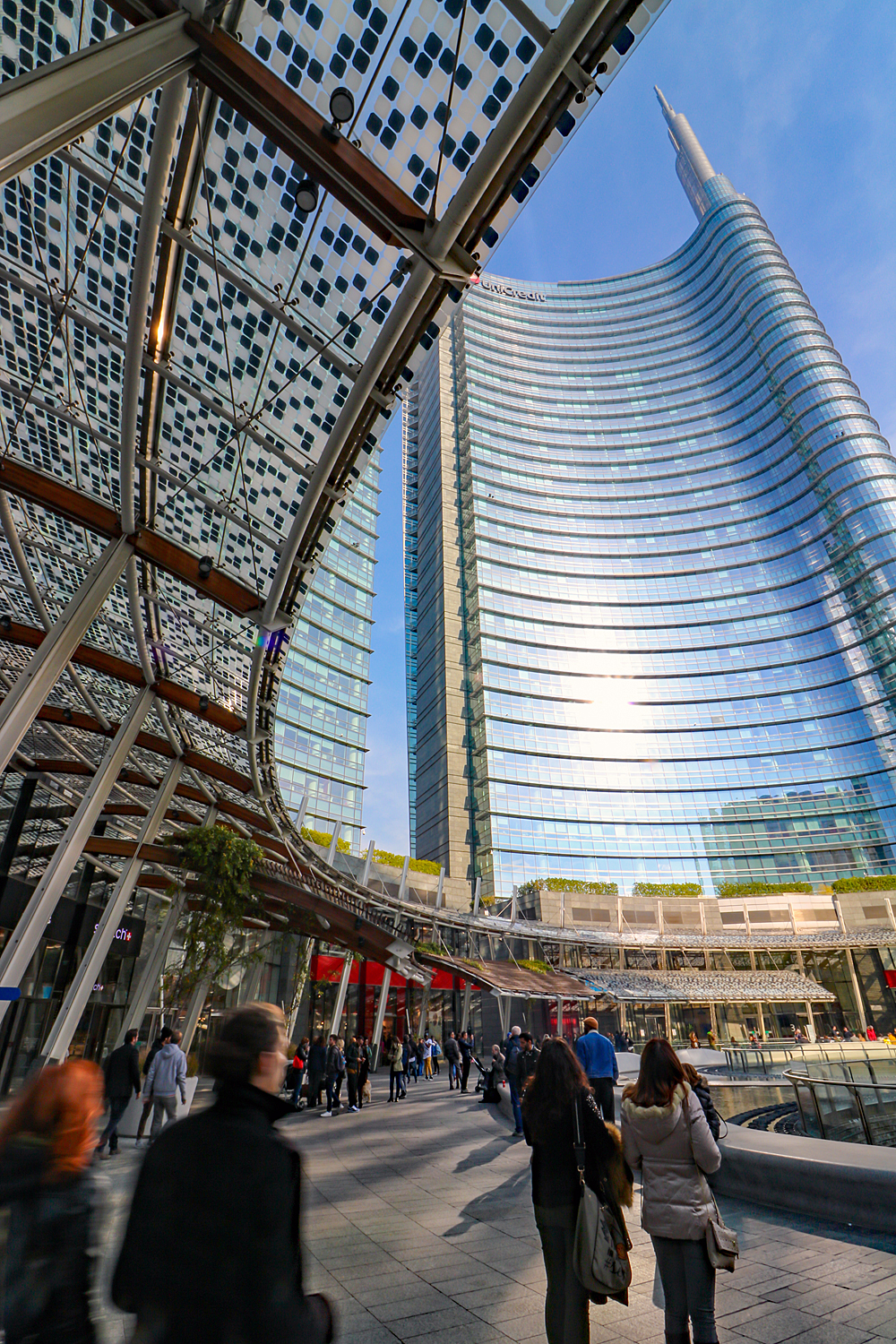 Piazza Gae Aulenti mit Torre Unicredit