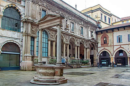 Piazza Mercanti war der Gründungsort Mediolanums und gehört zu den Top Ten Sehenswürdigkeiten.