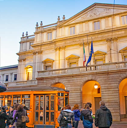 Teatro alla Scala mit Tram