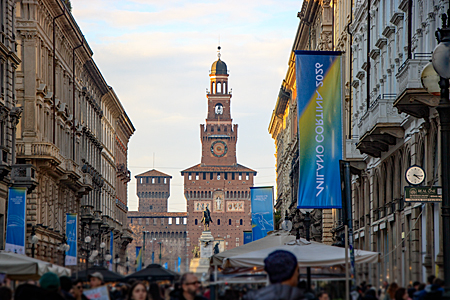 Historisches Castello Sforzesco mit dem markanten Turm Filarete in Mailand