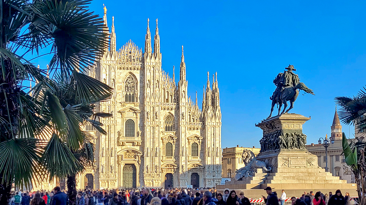 Der Mailänder Dom auf dem Domplatz